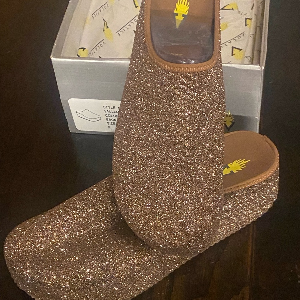 VOLATILE WOMENS SHOES size 8